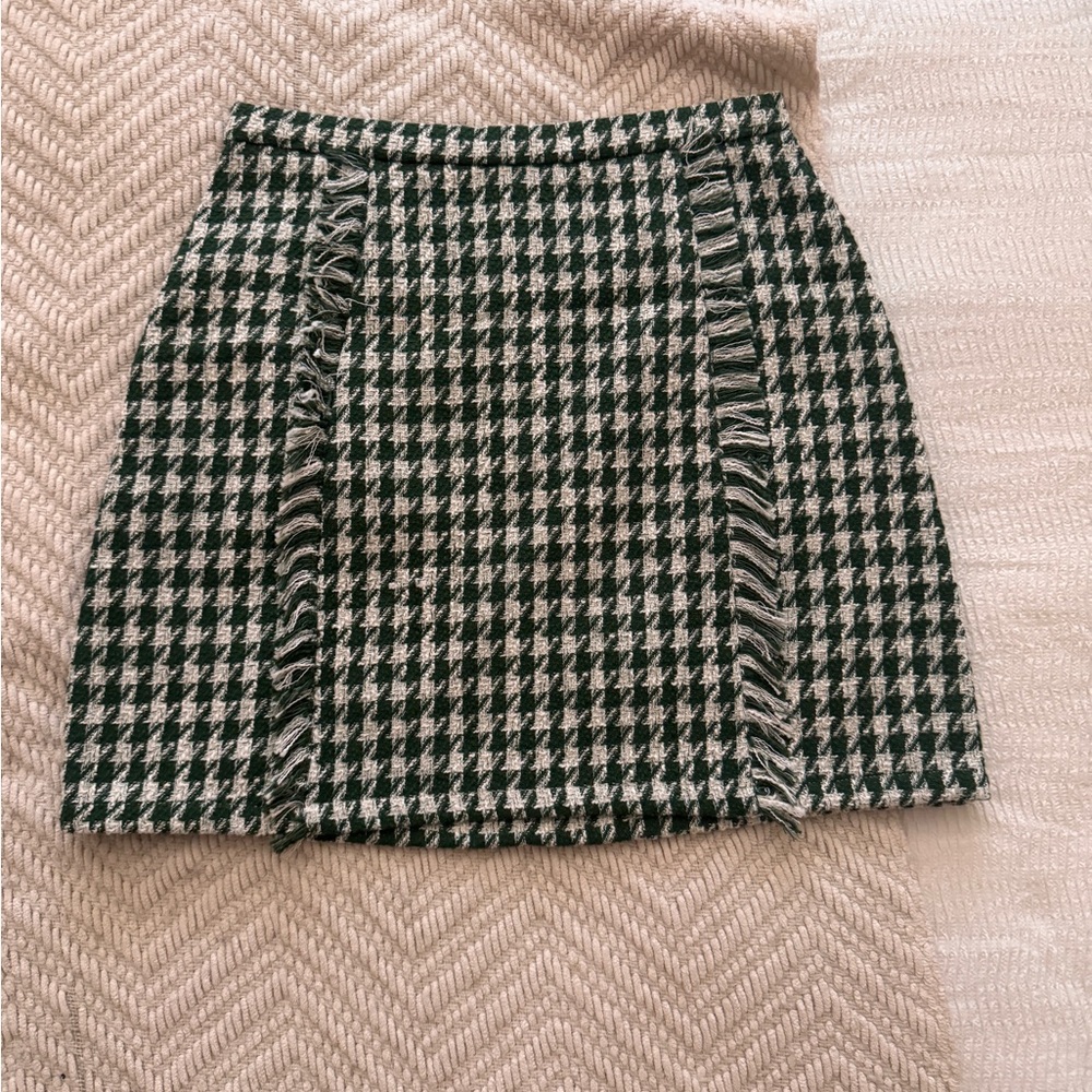 Lulu's Green and White Houndstooth Mini Skirt